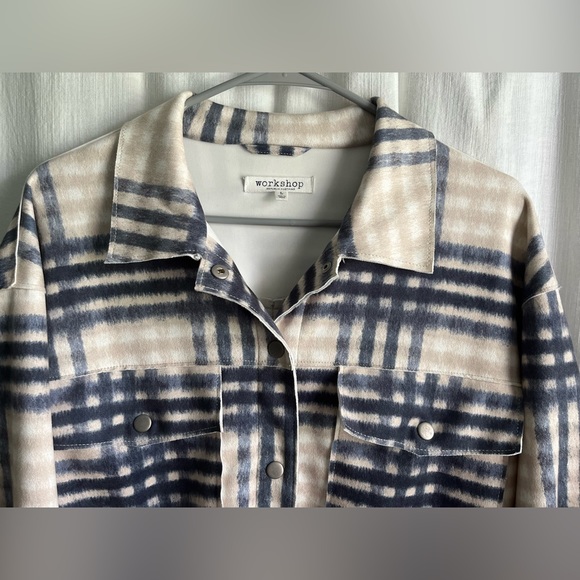 Women’s Shacket - Picture 5 of 5